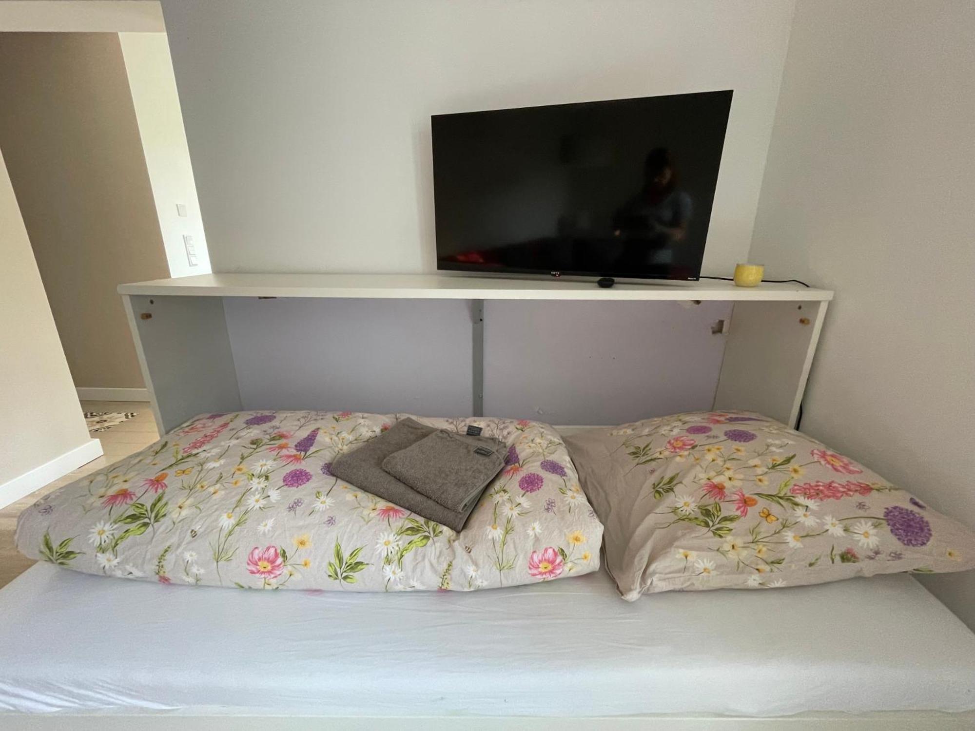 Appartement Mit 2 Schlafzimmern Und Terrasse Halle  Buitenkant foto
